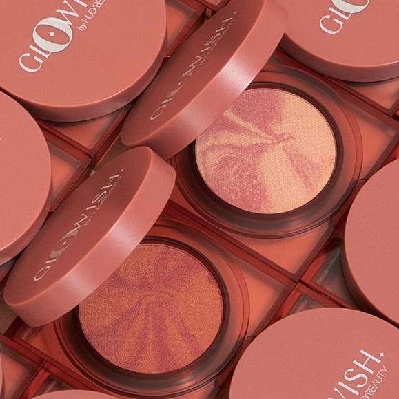 🆕GloWish by Huda Beauty Cheeky Vegan Blush NIP - Picture 5 of 6